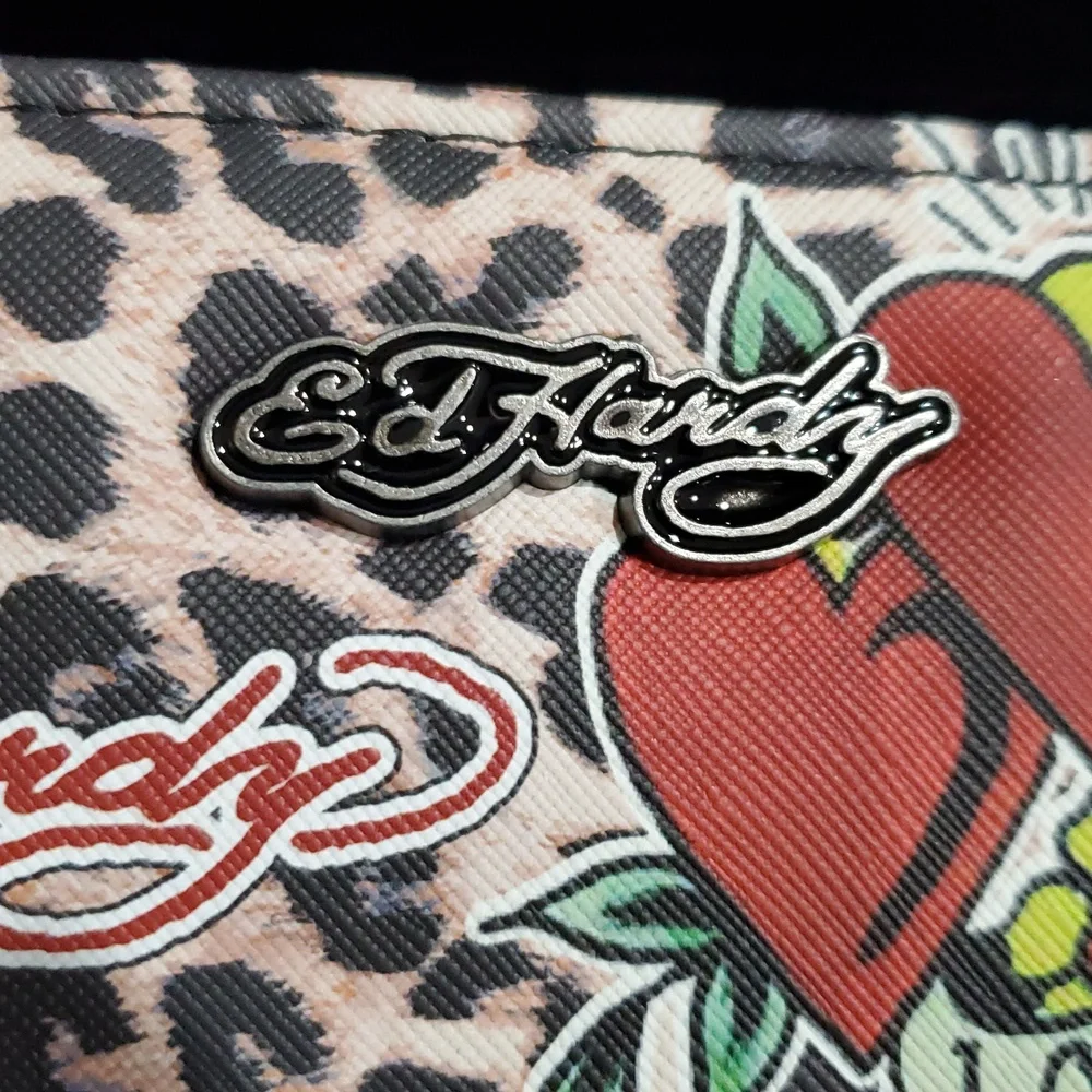 Ed Hardy y2k Cheetah zip around wallet gunmetal rose monogrammed keyring set new